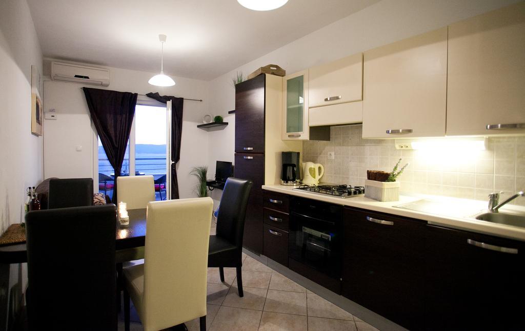 Apartments Mediterranea With Heated Pool Pisak Εξωτερικό φωτογραφία