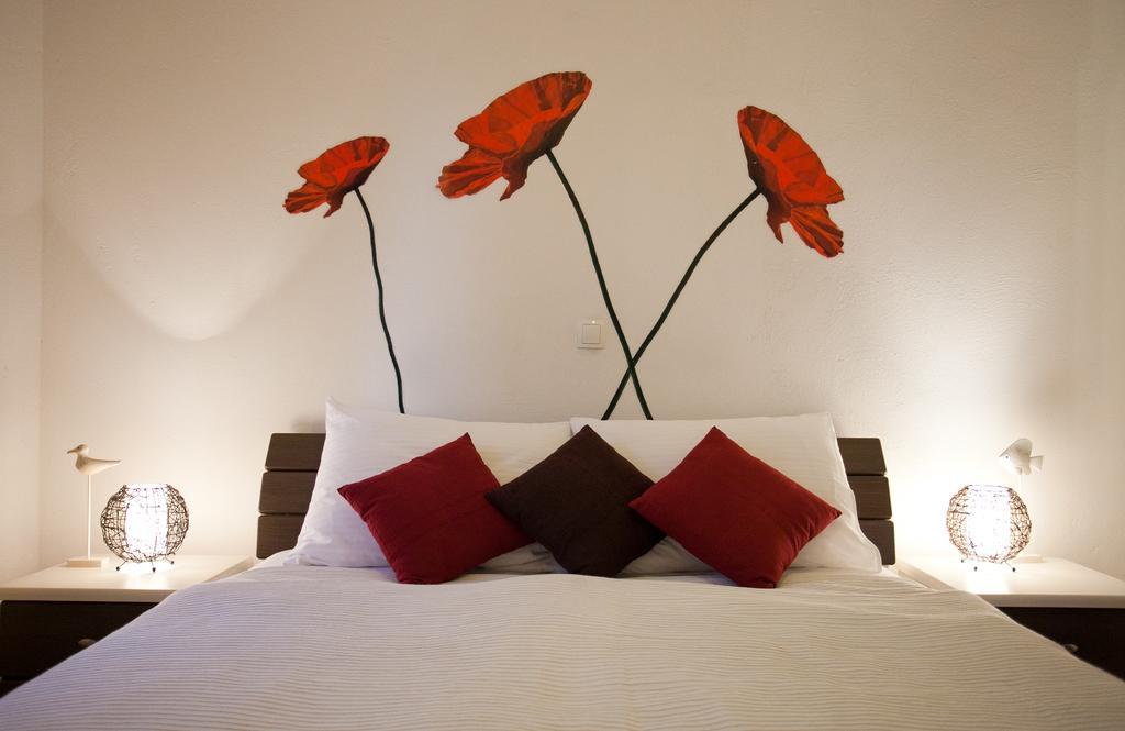 Apartments Mediterranea With Heated Pool Pisak Εξωτερικό φωτογραφία